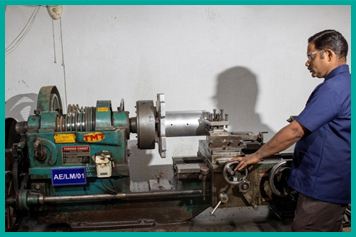 Centre-Lathe-Machine